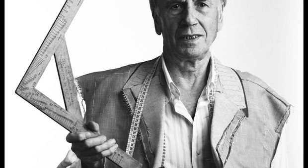 Mario Romano, l'artigiano dell'ago e filo da mezzo secolo: «Io, Laura Antonelli e i viaggi in taxi da Coppola»