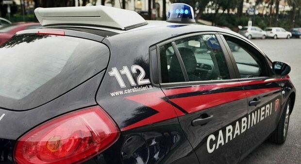 Rissa tra ubriachi: aggrediti anche i carabinieri. Un arresto
