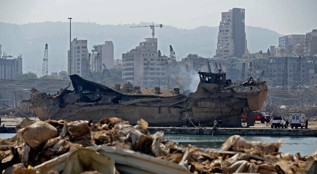 Esplosione a Beirut, spunta il video di una bomba: tutte le ipotesi in campo Esplosione a Beirut, spunta il video di una bomba: tutte le ipotesi in campo