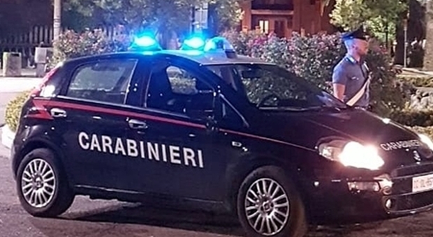 San Benedetto, carabinieri scoprono furto di gasolio: ladri in fuga nei campi