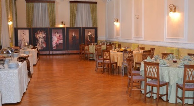 Il salone delle feste dell'Istituto Alberghiero di Fiuggi Il salone delle feste dell'Istituto Alberghiero di Fiuggi