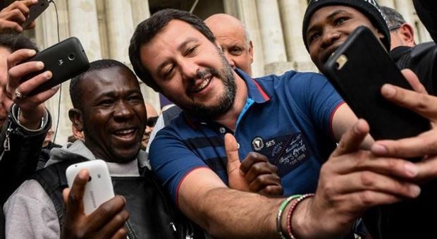 Migranti, Salvini svela la linea del Governo: «Diremo "no" alla Ue che chiede di accoglierne altri 100mila in Italia»