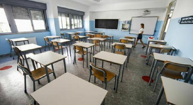 In Puglia 40 scuole senza preside. La denuncia: «I nostri dirigenti scolastici costretti ad andare fuori regione»