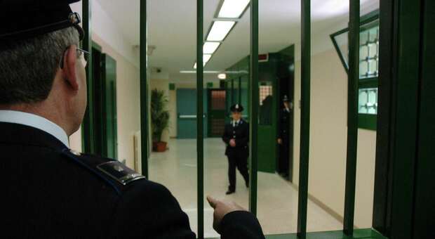 Evasioni seriali dal carcere di Pescara: altri due detenuti saltano cancello e muro di cinta