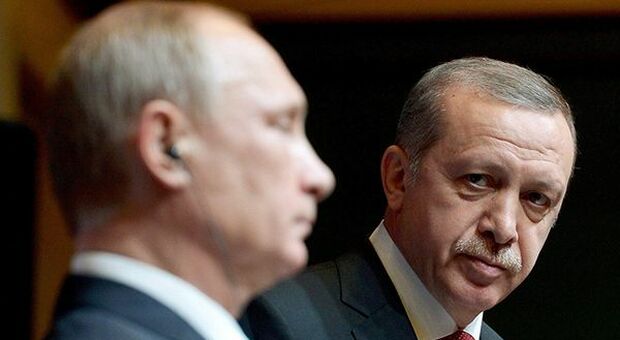 Erdogan a Putin: pronti a ospitare incontro Kiev-Mosca-ONU