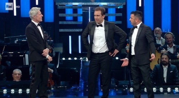 Sanremo 2019, Pio e Amedeo show all'Ariston: «Piccolo grande amore ha rotto u caz***»