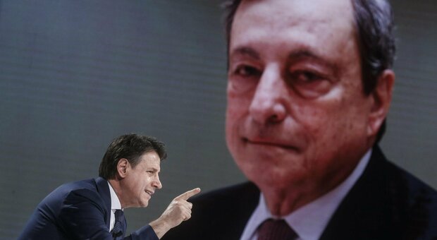 Nella foto: il leader del Movimento 5 stelle, Giuseppe Conte e il premier Mario Draghi
