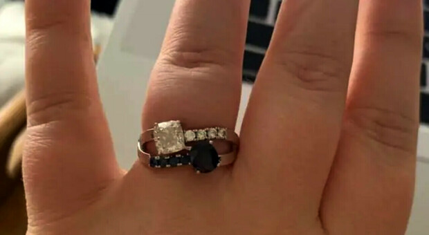 «È l'anello più brutto del mondo e il mio ragazzo l'ha pagato 9mila euro»: fidanzati si lasciano prima delle nozze