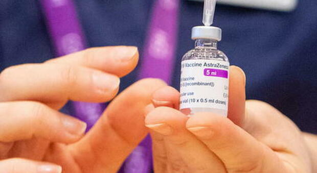 Vaccino Covid, Ema in ritardo e 34 milioni di dosi all estero