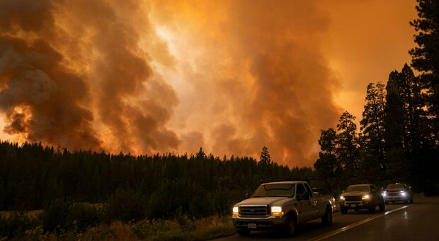 Incendi fuori controllo in California, evacuate migliaia di persone. Fiamme minacciano parco di Yosemite