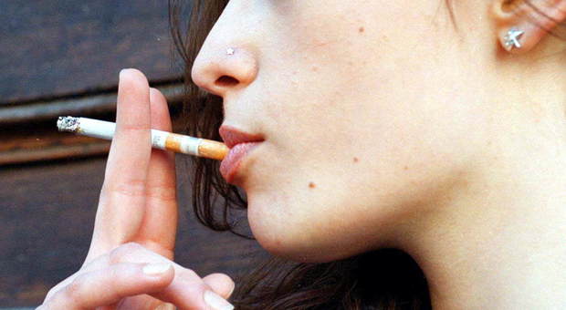 Il fumo mette a rischio anche la salute mentale, depressi e meno vitali