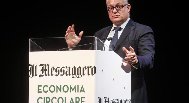 «Economia circolare, sfida cogliere», Gualtieri-Costa, le ricette sulla plastic tax