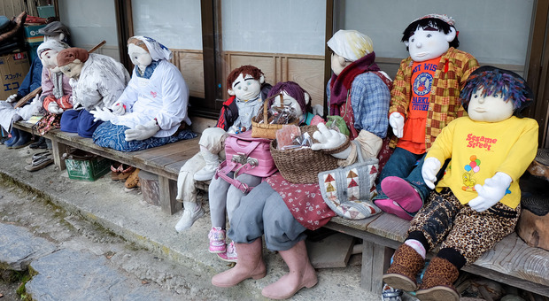 Il Giappone si spopola, nei villaggi i pupazzi anti-solitudine
