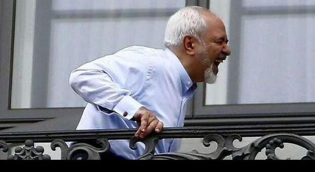 Nucleare, ministro iraniano impazzisce di gioia: le immagini fanno il giro del web
