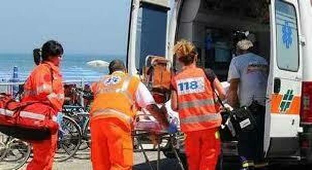 Turista 60enne muore annegata davanti agli occhi degli altri bagnanti: tragedia nel Salento Turista 60enne muore annegata davanti agli occhi degli altri bagnanti: tragedia nel Salento