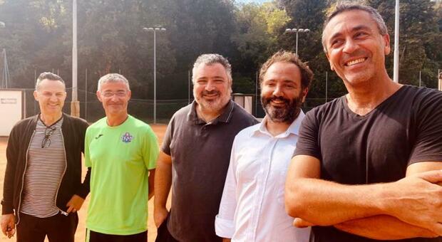 Il nuovo direttivo del Circolo tennis Montanari di Porto d'Ascoli