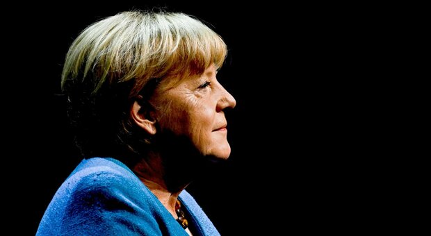 Angela Merkel, la prima intervista da ex cancelliera: «Non mi scuserò per aver trattato con Putin»