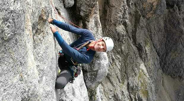 Davide Miotti escursionista e guida alpina professionista nella Marmolada