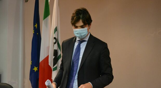 Arriva la conferma: Marche in zona arancione. Tornano le limitazioni, altri divieti Arriva la conferma: Marche in zona arancione. Tornano le limitazioni, altri divieti