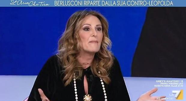 "Sei una pu***** da uccidere": Daniela Santanché insultata in diretta