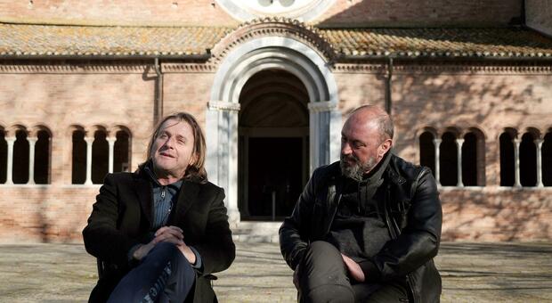 Da sinistra Maurizio Serafini e Luciano Monceri ideatori di Montelago Celtic Festival e registi del film che ne racconta la storia