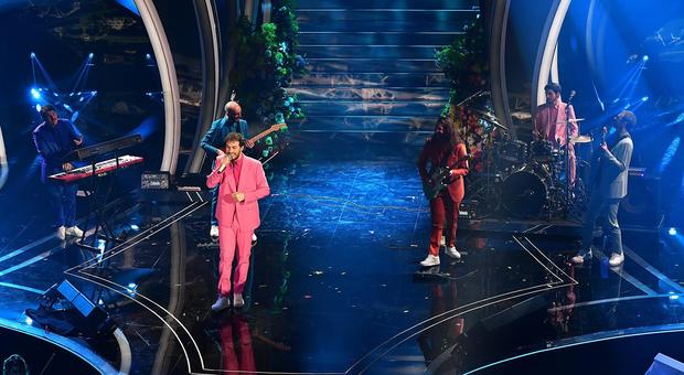 Sanremo, scaletta terza serata: cantanti con l'ordine di uscita; ospiti Benigni, Georgina e Mika