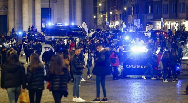 Feste private illegali a Roma, 11 denunciati a largo Argentina. «Allerta Capodanno»