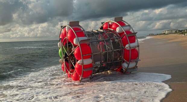 In Florida si arena la «nave a bolle» di Reza Baluchi: stava correndo nell'oceano verso New York