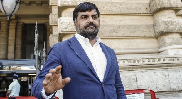 Csm, ora venti magistrati rischiano il trasferimento. L'offensiva di Palamara Csm, ora venti magistrati rischiano il trasferimento. L'offensiva di Palamara