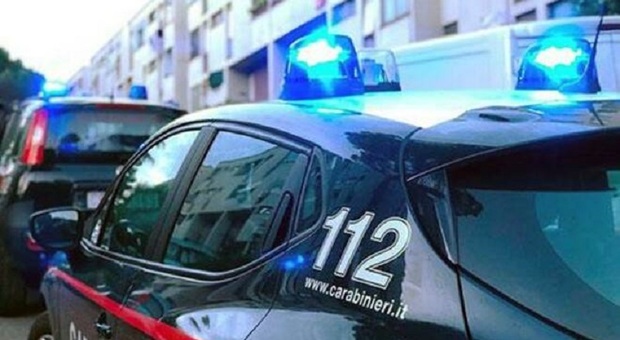 I carabinieri arrestano un giovane trovato a rubare in un centro commerciale