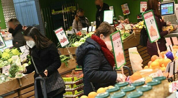 Nuovo Dpcm, al supermercato serve il green pass? La risposta del Governo