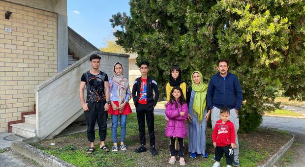 La famiglia afghana ospite a Muraglioni di Colbordolo