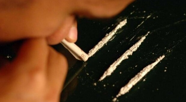 Terni, a 12 anni sniffa la cocaina "offerta" dal papà. I legali chiedono l'incidente probatorio per ascoltare il minore