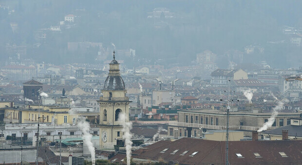 L'Ue boccia l'Italia su rifiuti e smog, ok economia circolare