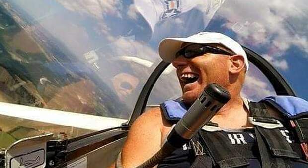 Iwan campione in carrozzina: «Quando volo con l'aliante mi sento come tutti gli altri» Iwan campione in carrozzina: «Quando volo con l'aliante mi sento come tutti gli altri»