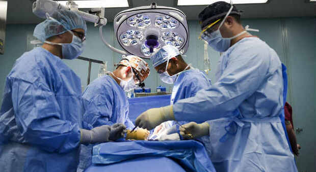 Ospedali, riaprono le sale operatorie anche in day hospital