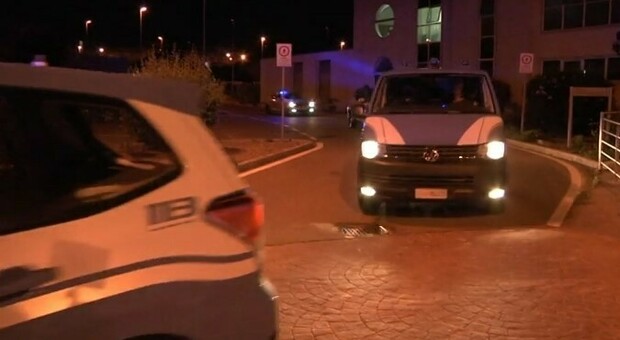 Foggia, maxi operazione di polizia e carabinieri dopo gli attentati dei giorni scorsi: cinque arresti, sequestrate armi e droga