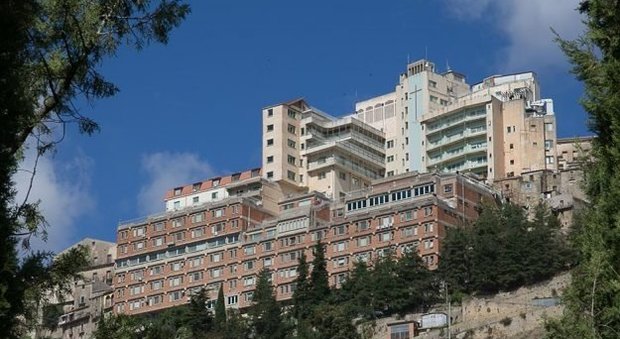 Coronavirus, dichiarata guarita torna positiva: ragazza morta a 24 anni Coronavirus, dichiarata guarita torna positiva: ragazza morta a 24 anni