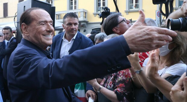Berlusconi si candida al Senato: «Me lo hanno chiesto in tanti». Ma fino a pochi giorni fa aveva detto di no