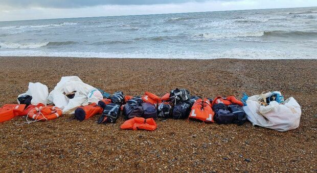 Il giallo del carico di cocaina trovato sulle spiagge del Regno Unito: «Vale milioni»