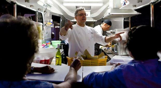 Effetto Covid, lo chef Uliassi: «Trattoria o 3 stelle Michelin lo stop and go è un disastro. E senza cena io tengo chiuso»