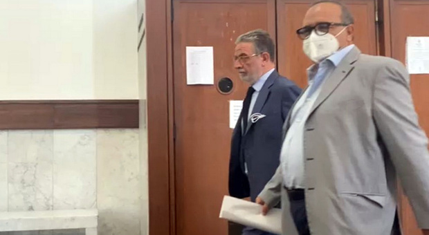 Rodolfo Rollo in tribunale con l'avvocato Massimo Manfreda