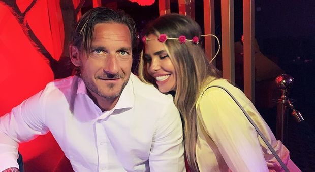 Ilary Blasi sul marito Francesco Totti: «Abbiamo iniziato a baciarci solo da due anni»