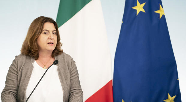 Coronavirus, la Cig non arriverà prima di maggio: «Le banche non possono anticipare i soldi» Coronavirus, la Cig non arriverà prima di maggio: «Le banche non possono anticipare i soldi»