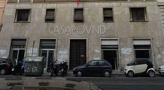 «Sgomberare CasaPound»: asse M5S-dem, Salvini frena