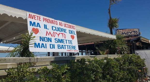 Lo striscione del Moyto Lo striscione del Moyto
