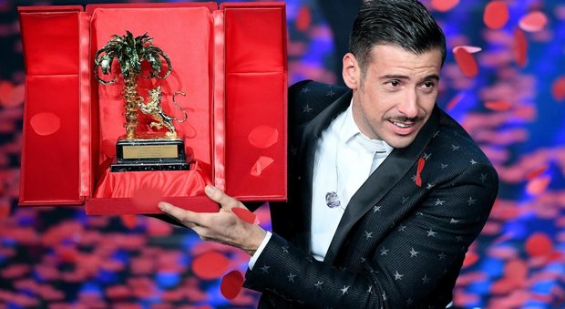 Francesco Gabbani trionfa a Sanremo Francesco Gabbani trionfa a Sanremo