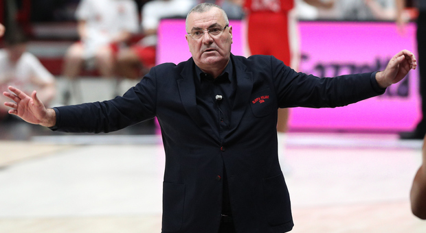 Jasmin Repesa, 59 anni, nuovo allenatore della Vuelle Pesaro Jasmin Repesa, 59 anni, nuovo allenatore della Vuelle Pesaro