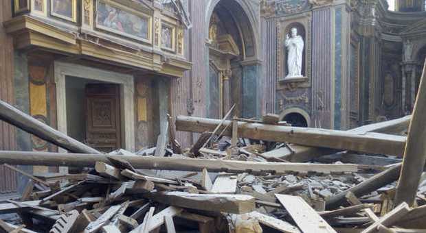 Roma, due indagati per il crollo del tetto della chiesa di San Giuseppe dei Falegnami