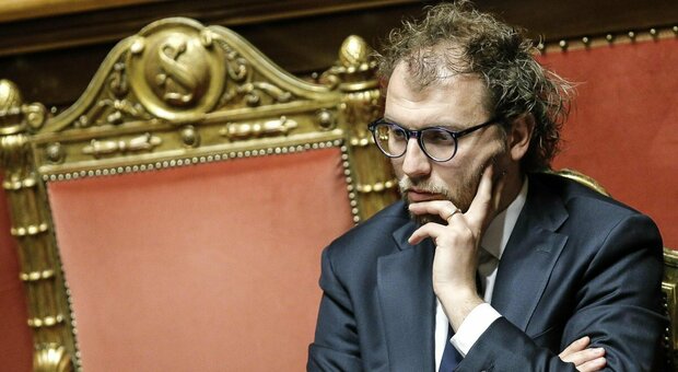 Luca Lotti rinviato a giudizio per il caso Consip: «Rivelazione del segreto d'ufficio» Luca Lotti rinviato a giudizio per il caso Consip: «Rivelazione del segreto d'ufficio»
